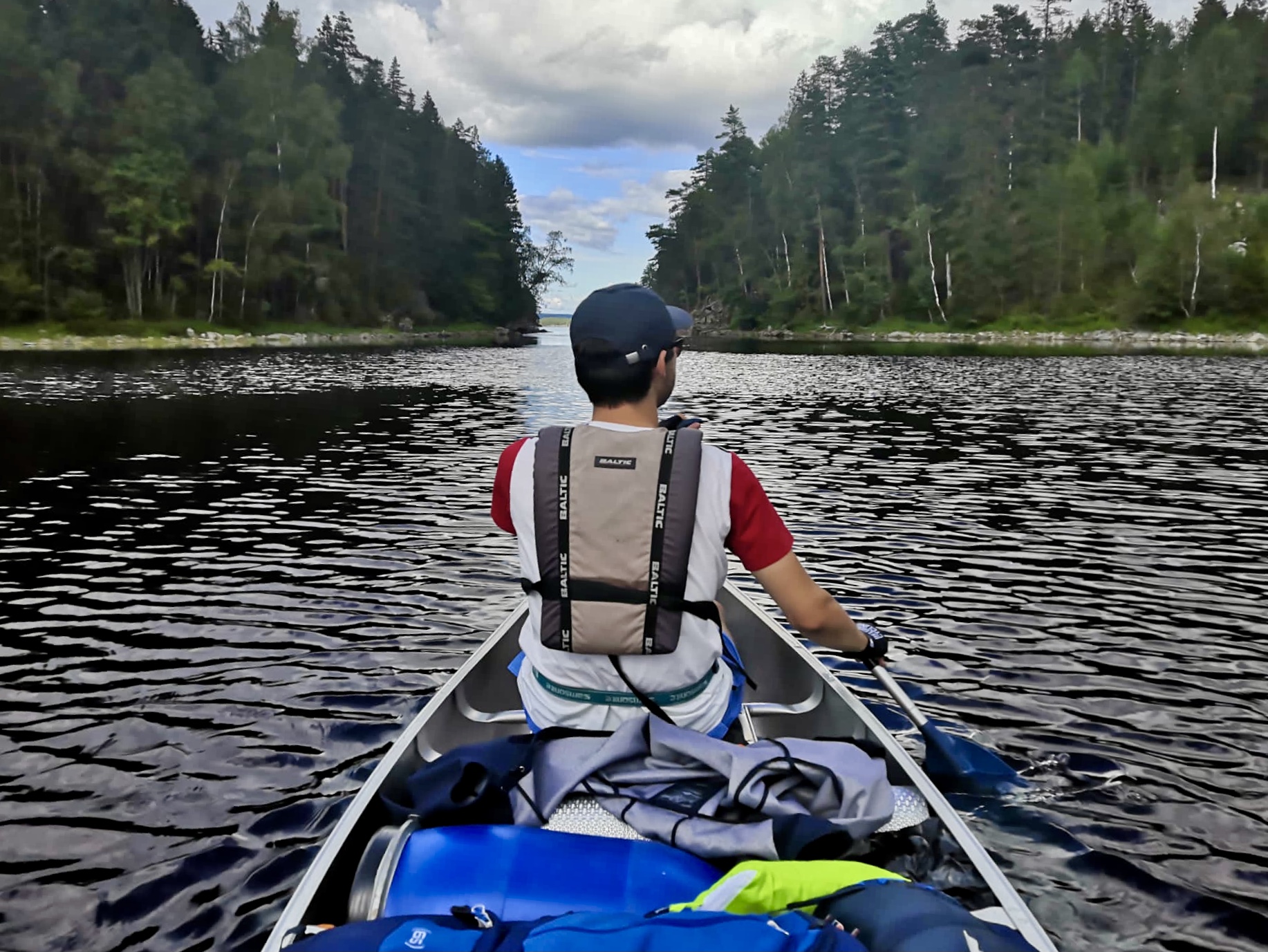 Kanoën op een Zweeds meer